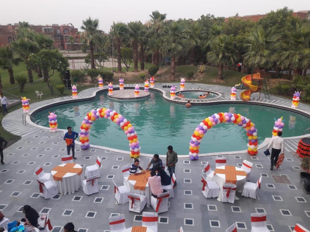 Magsons Resorts Vrindavan Kosi Exterior foto